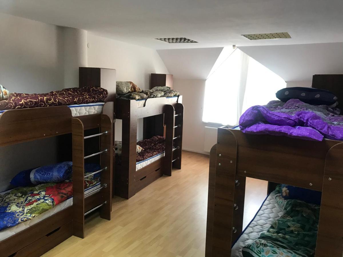 Міни-Хостел Родинного Типу Dubai Uschhorod Exterior foto