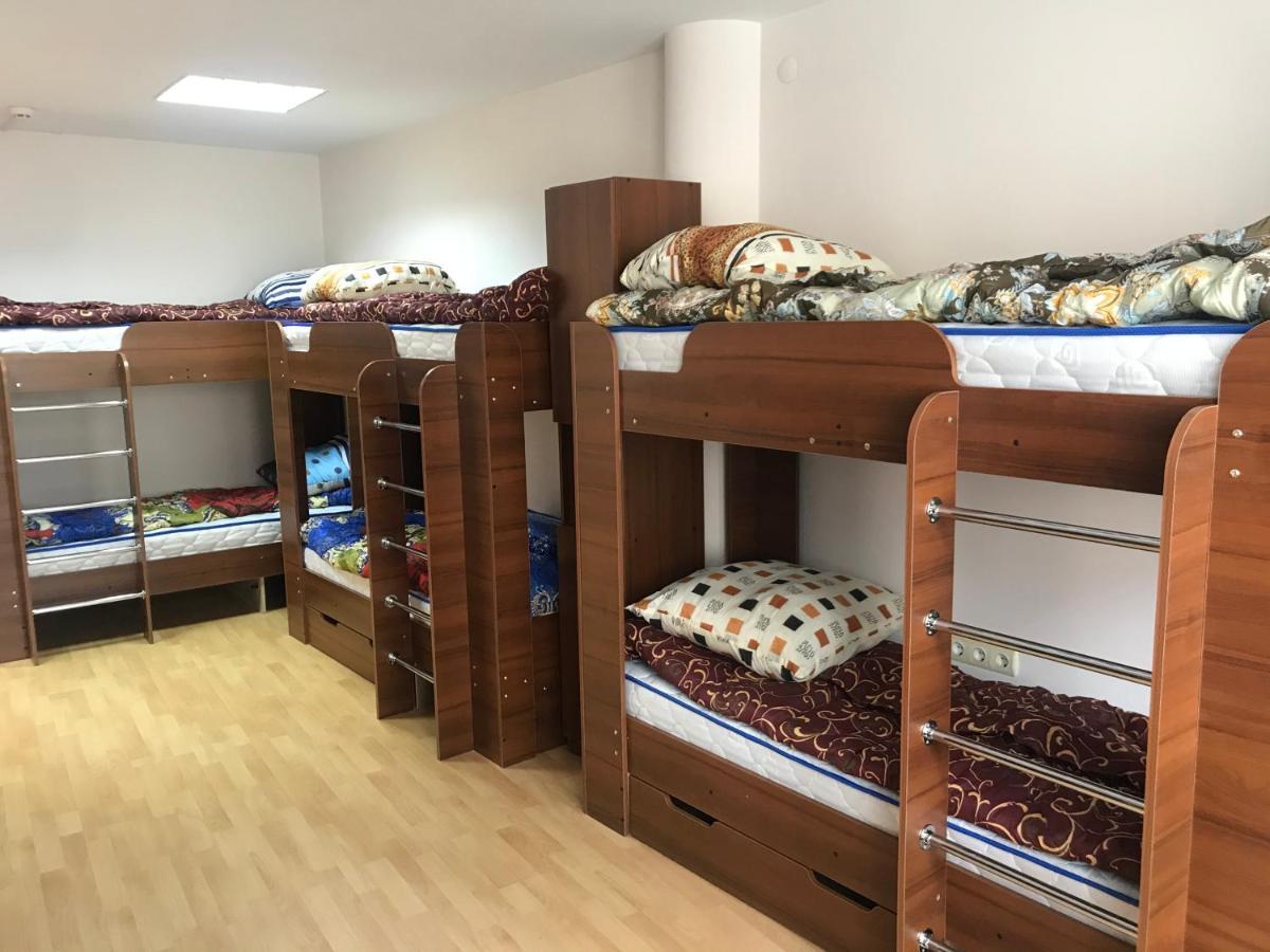 Міни-Хостел Родинного Типу Dubai Uschhorod Exterior foto