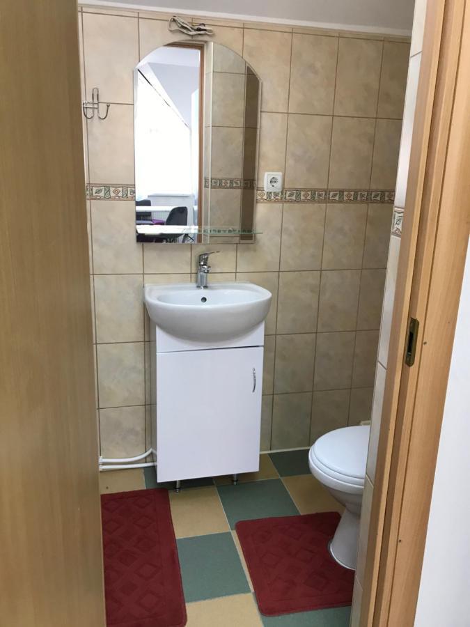 Міни-Хостел Родинного Типу Dubai Uschhorod Exterior foto