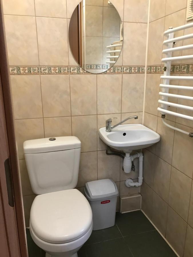 Міни-Хостел Родинного Типу Dubai Uschhorod Exterior foto