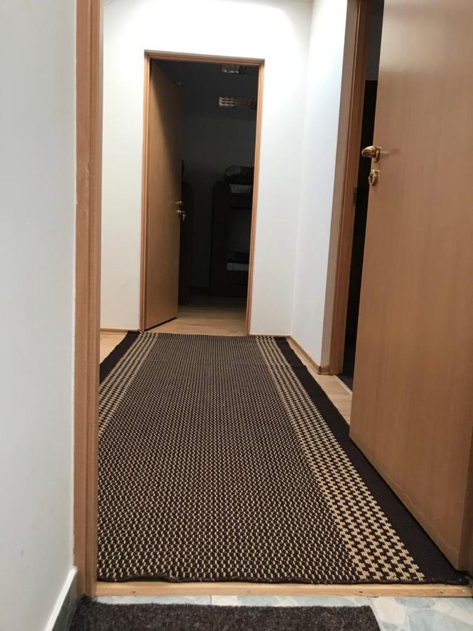Міни-Хостел Родинного Типу Dubai Uschhorod Exterior foto